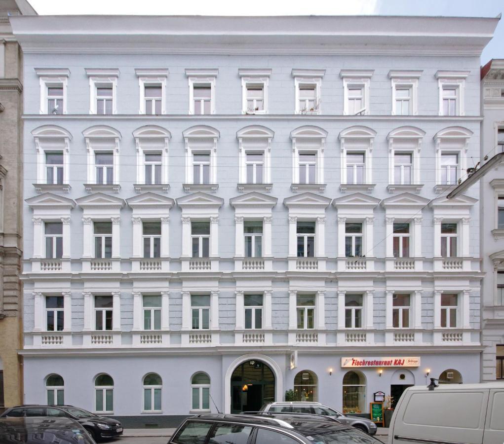Herzlich Willkommen - Kuess Die Hand Wenen Buitenkant foto