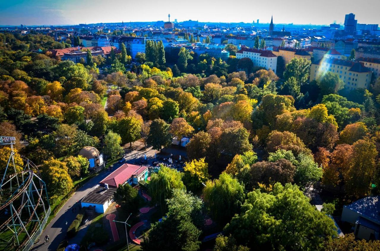 Herzlich Willkommen - Kuess Die Hand Wenen Buitenkant foto
